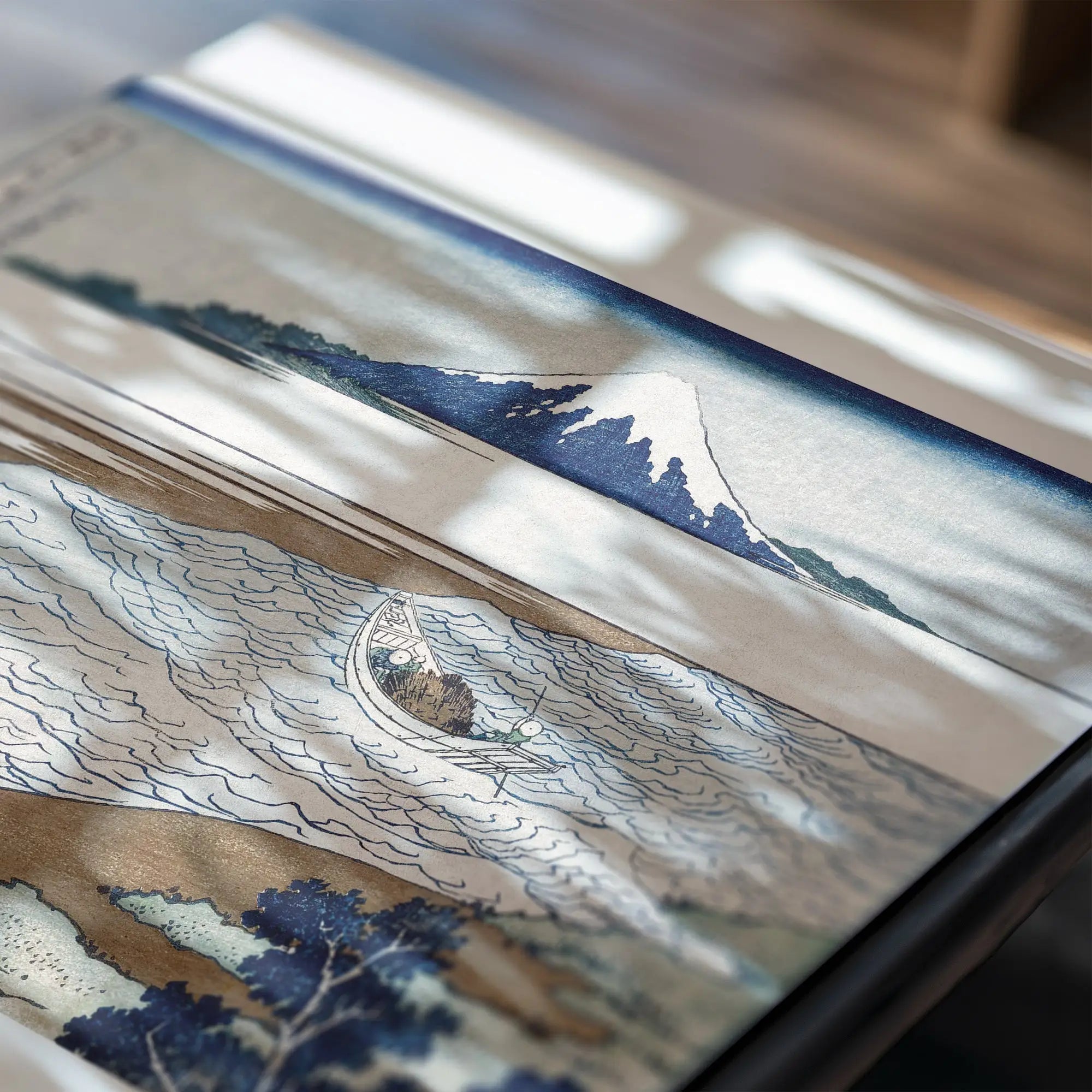 Open boek met Japanse kunst op Hokusai Poster Juweelrivier Musashi