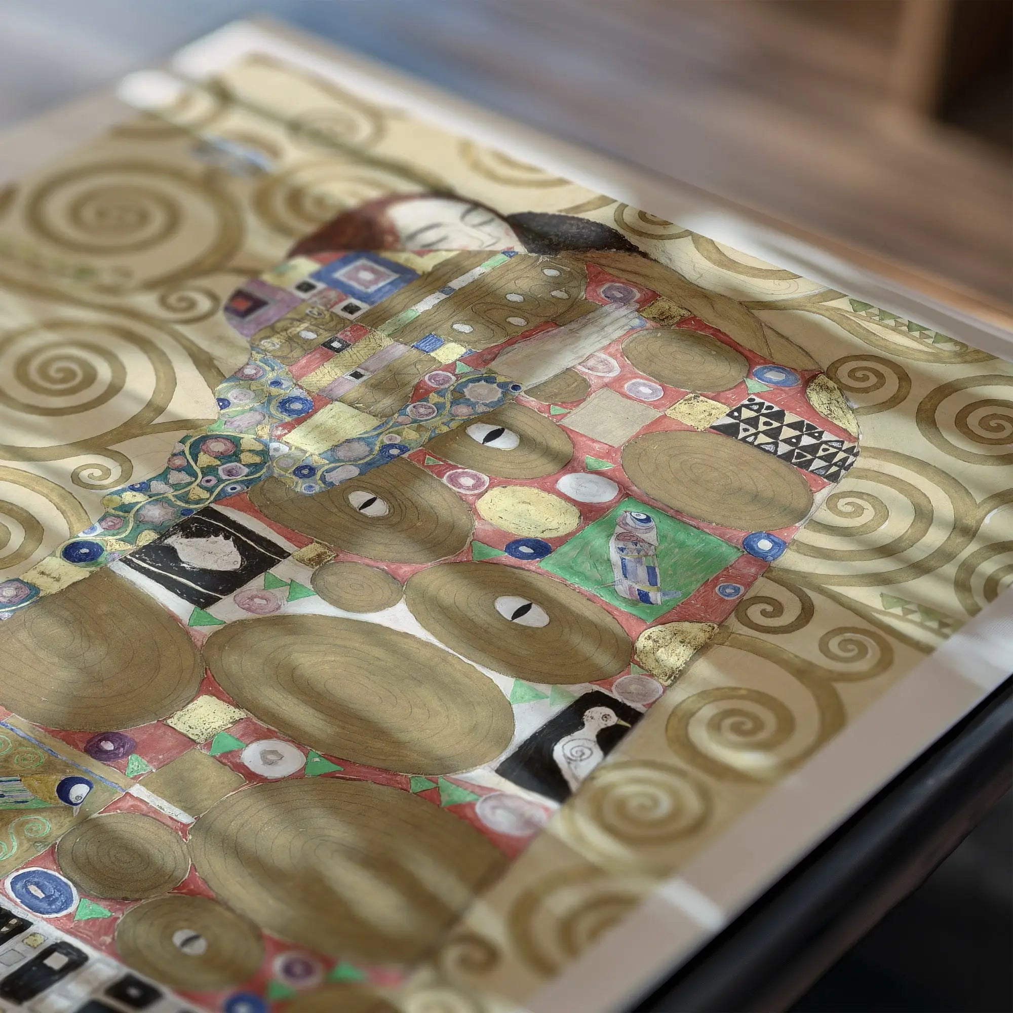 Gekaderde Klimt-stijl kunstposter voor wanddecoratie in de Klimts Vervulling Poster collectie