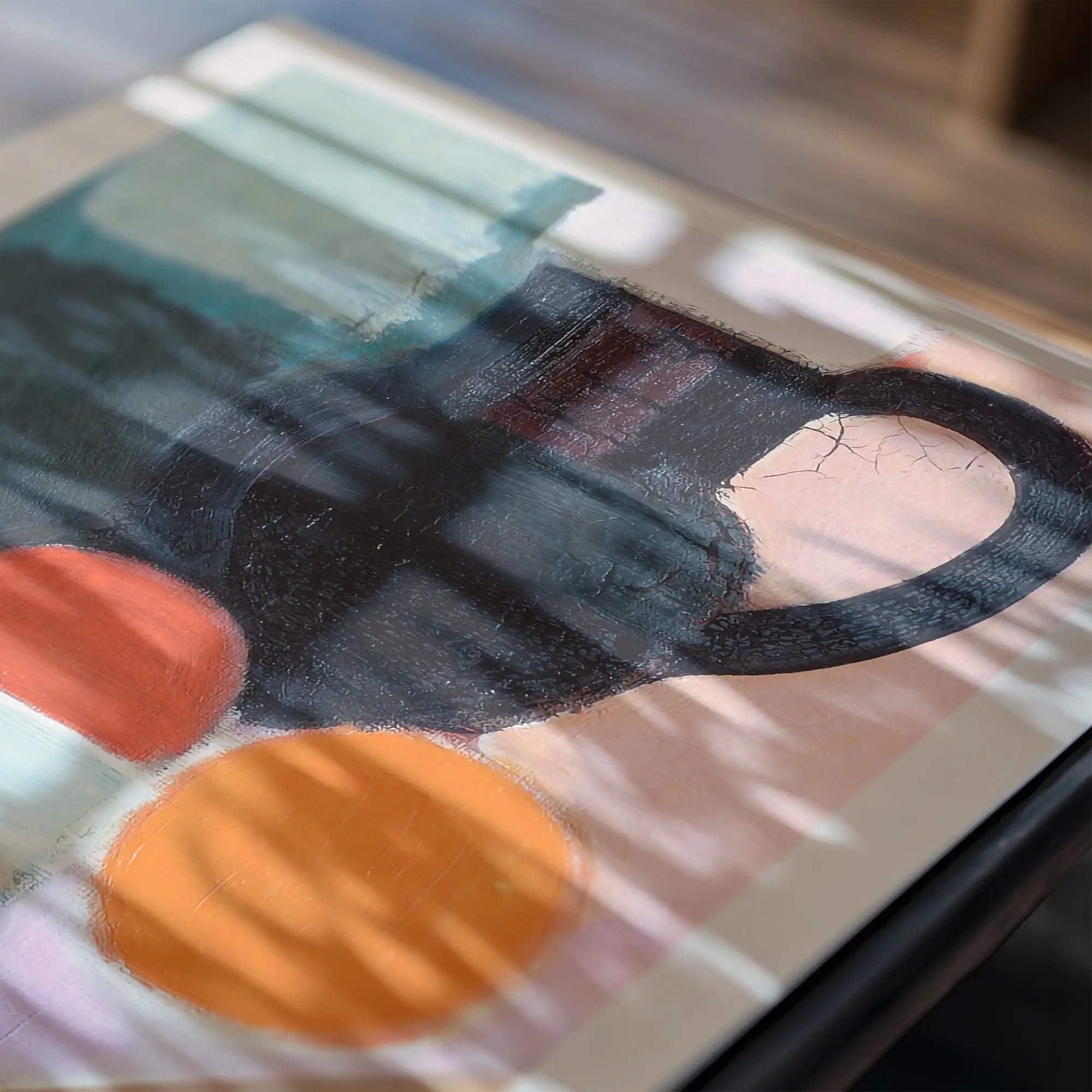 Abstracte koffie mug schilderij in Lundstroms Stilleven met Appels