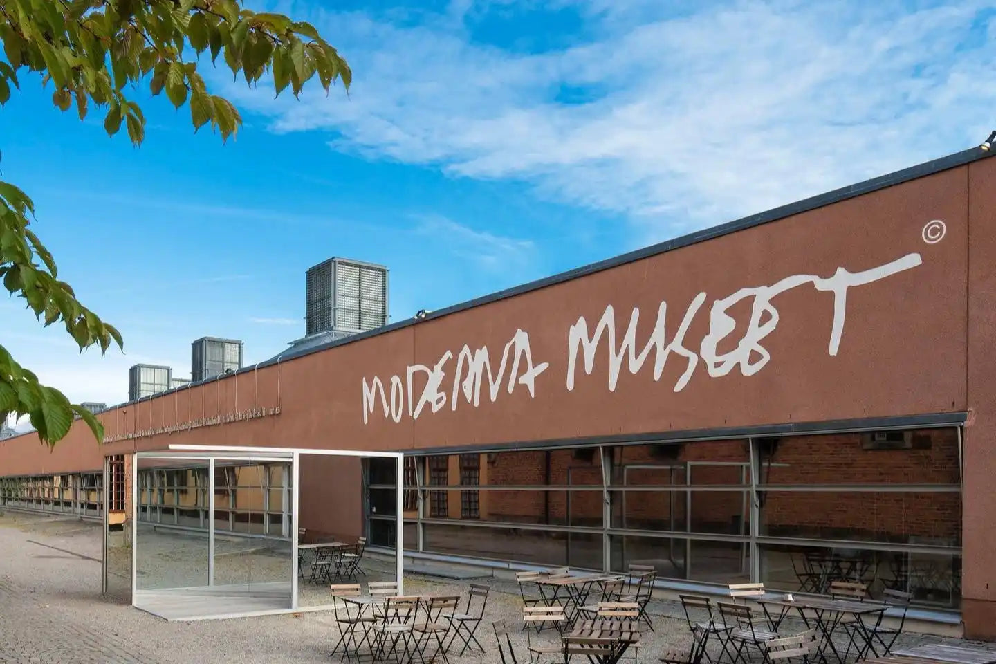 Moderne kunstmuseumgebouw.