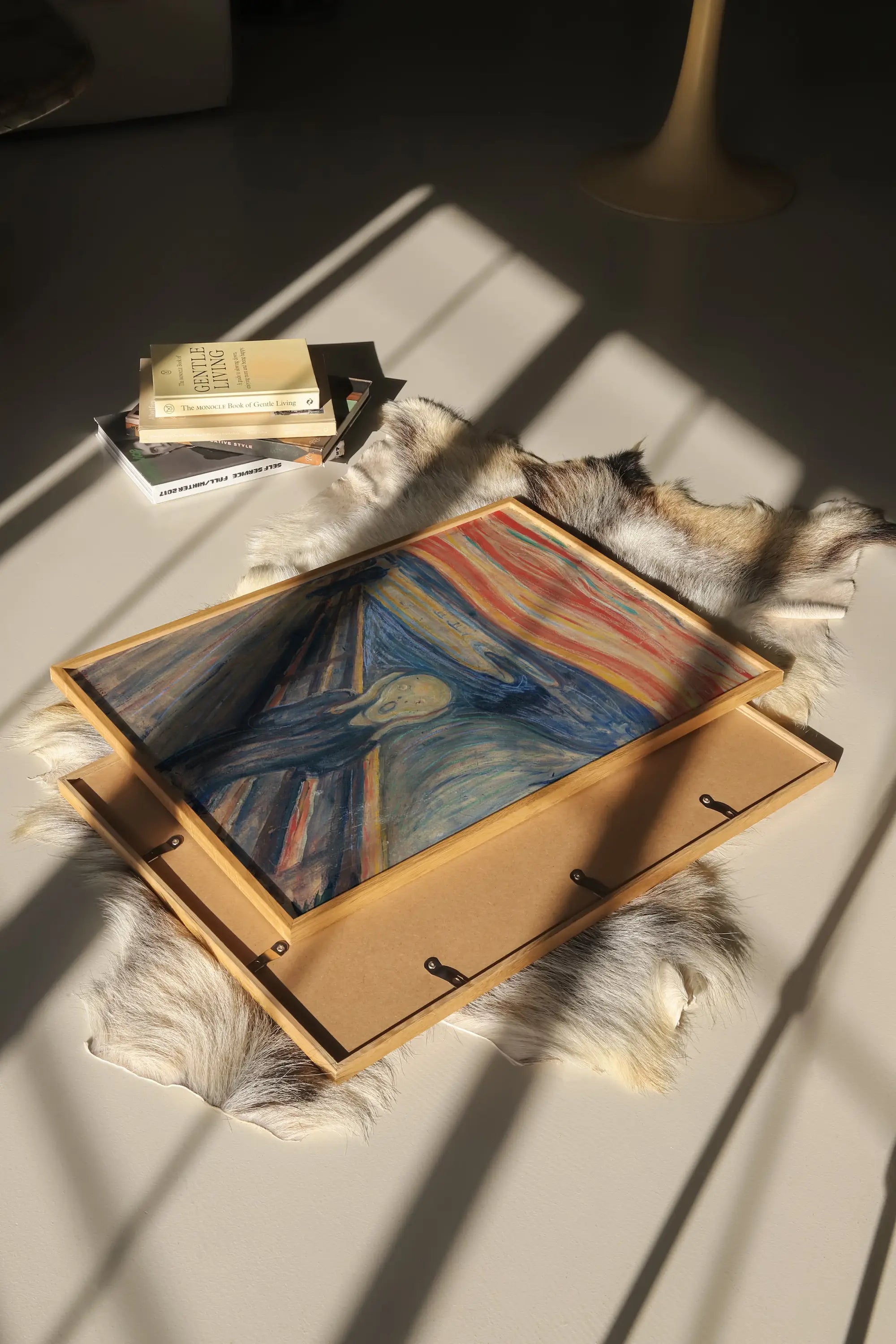 Gemandprintteerde Munchs De Schreeuw poster in een houten lijst