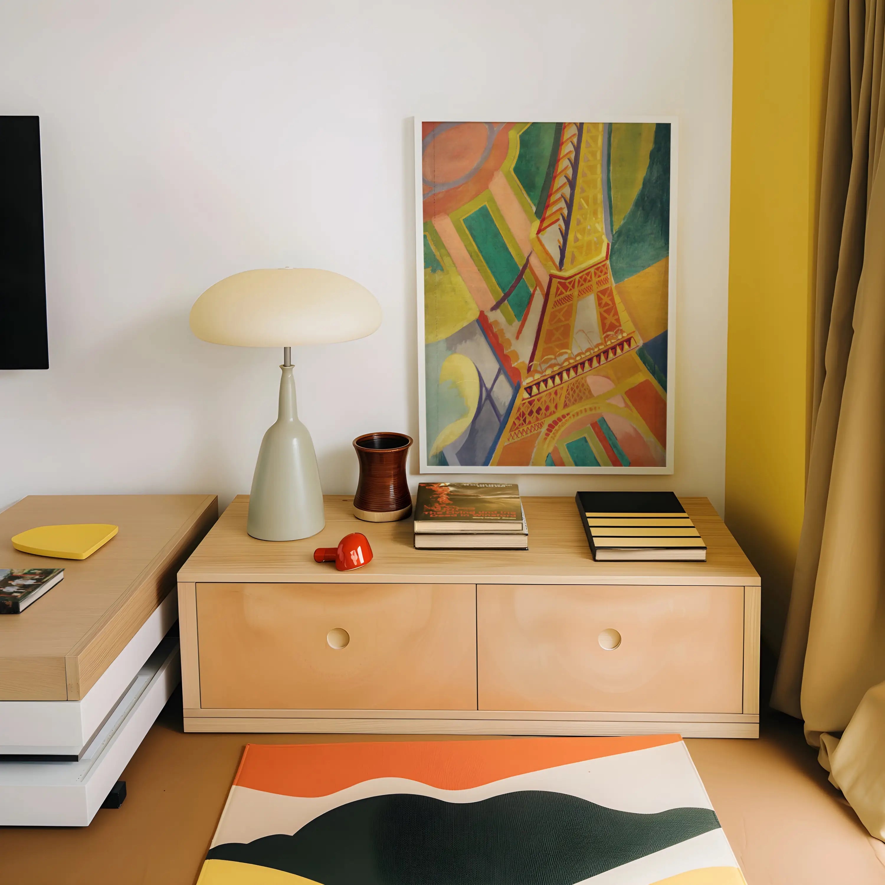 Houten kast met lades naast Robert Delaunay Eiffeltoren Poster op muur