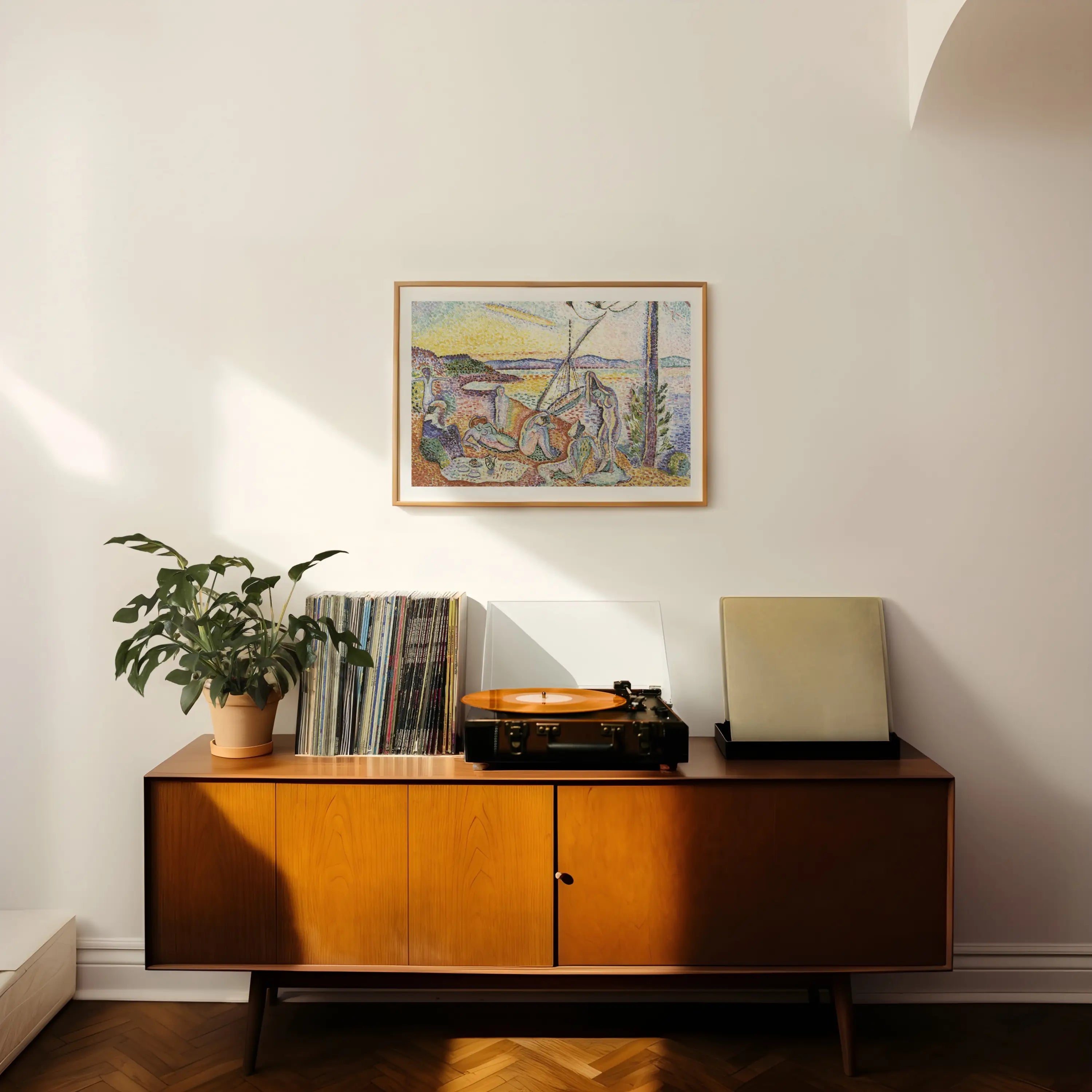Houten vintage moderne kast naast Henri Matisse Luxe The Bathers Poster