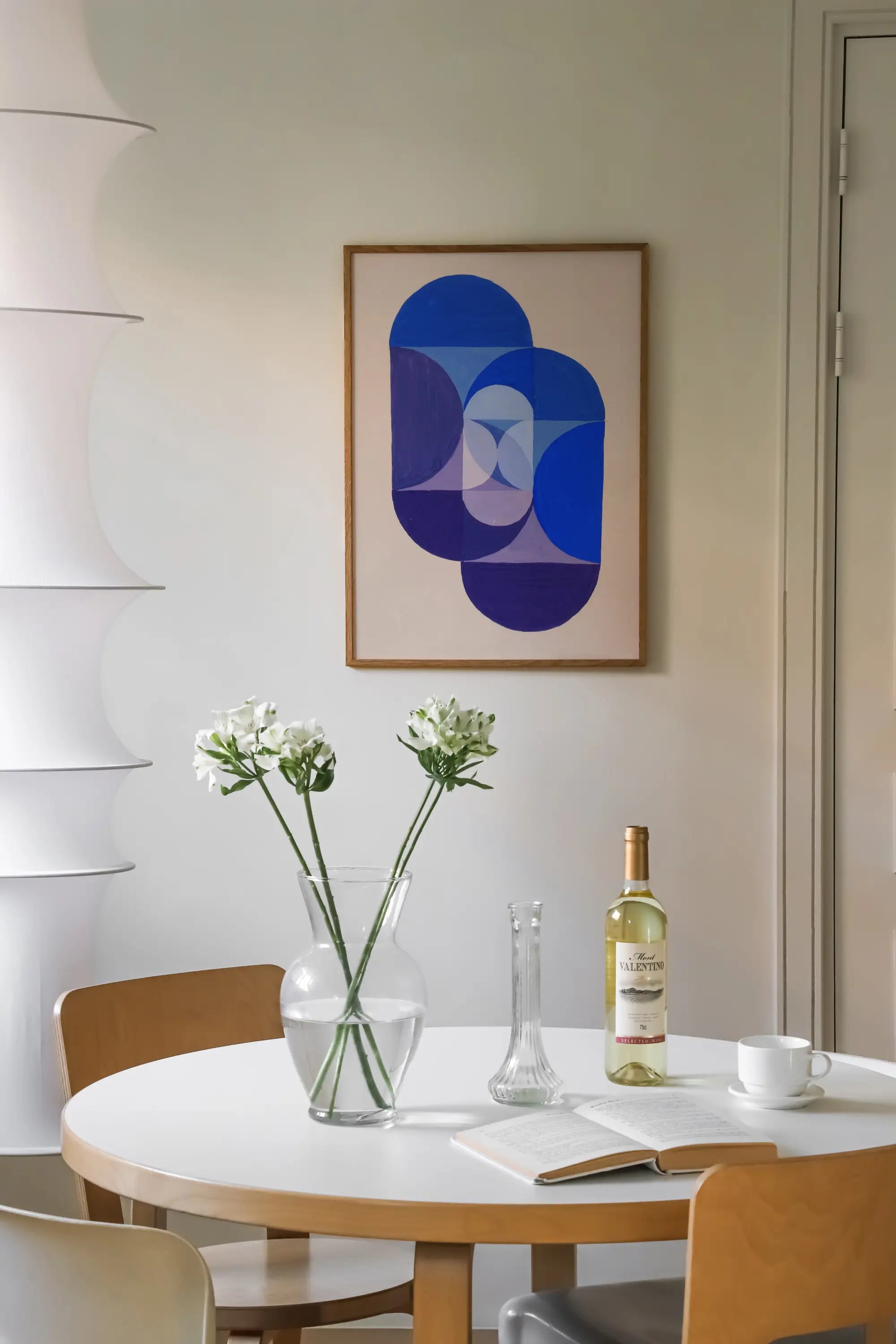 Gewaagde blauwe geometrische kunst in lijst op de Joseph Schillinger Key Blue Poster