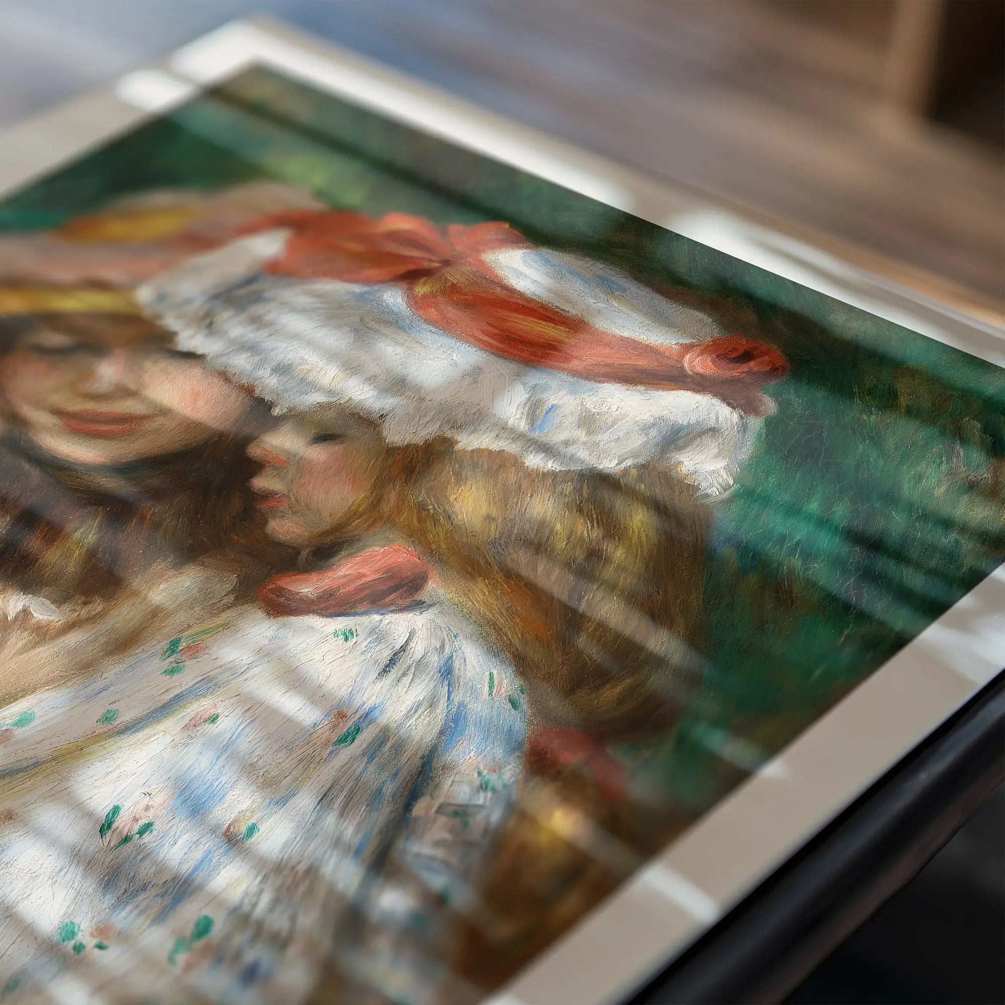 Gefaçneerde impressionistische tekening van twee meisjes lezen voor in de Renoir Poster