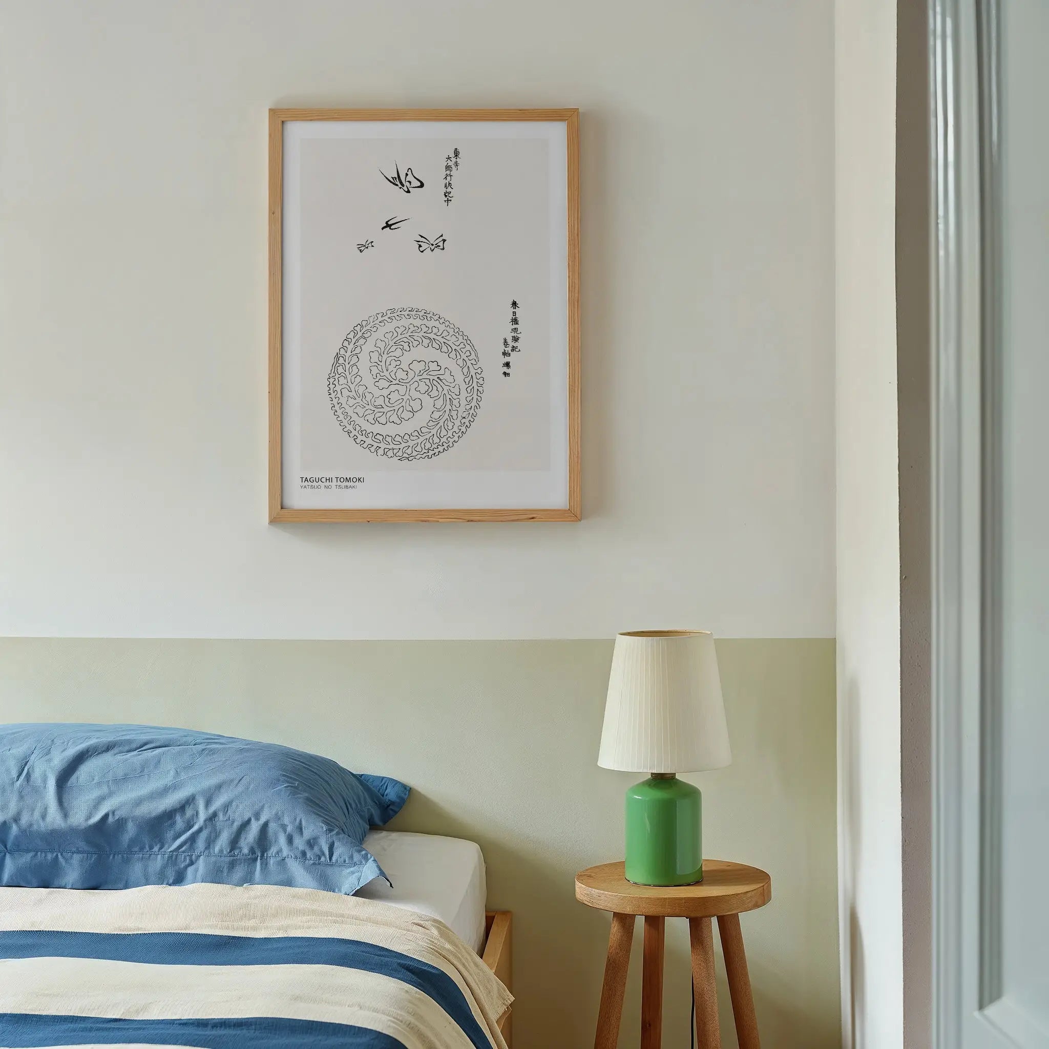 Geframte kunstwerk met cirkelvormig ontwerp van TAGUCHI TOMOKI Vlinder Poster