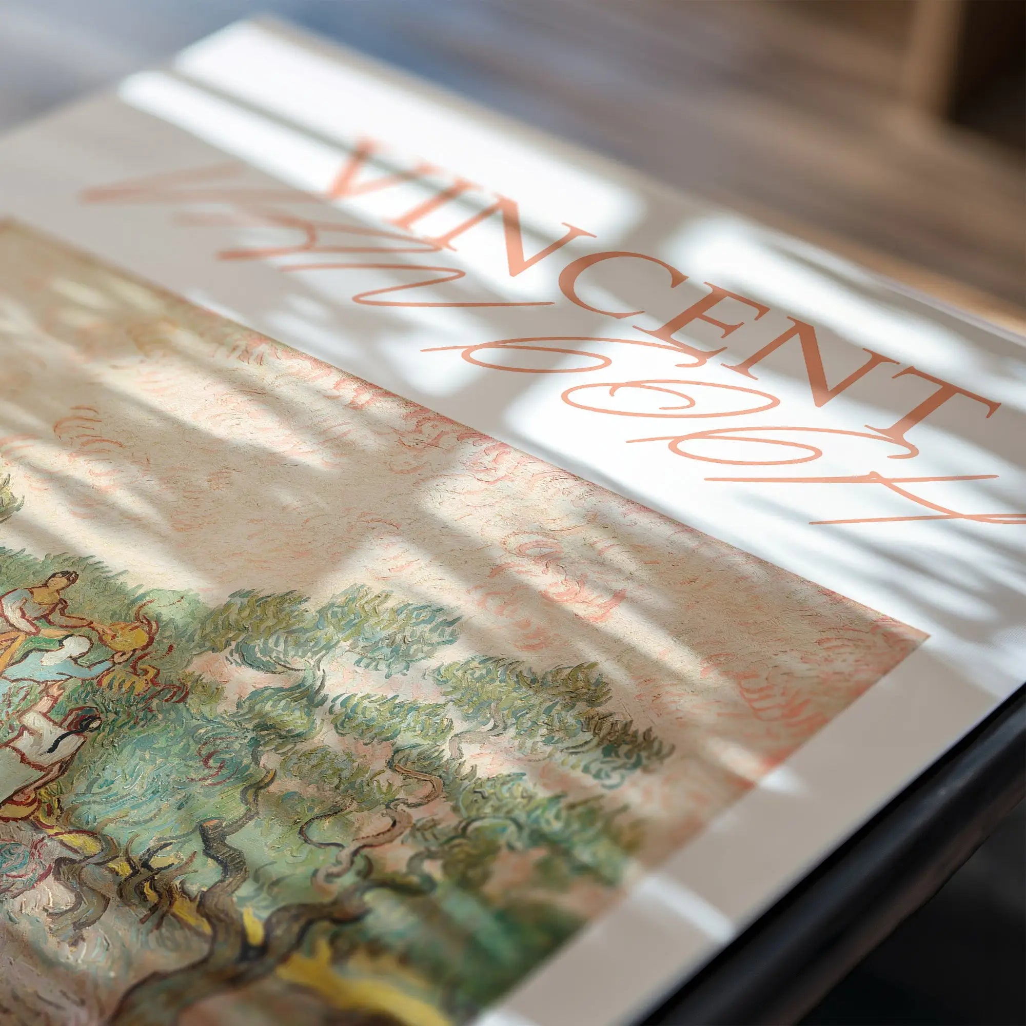 Open kunstboek met afbeelding van Van Goghs Vrouw die olijven plukt poster